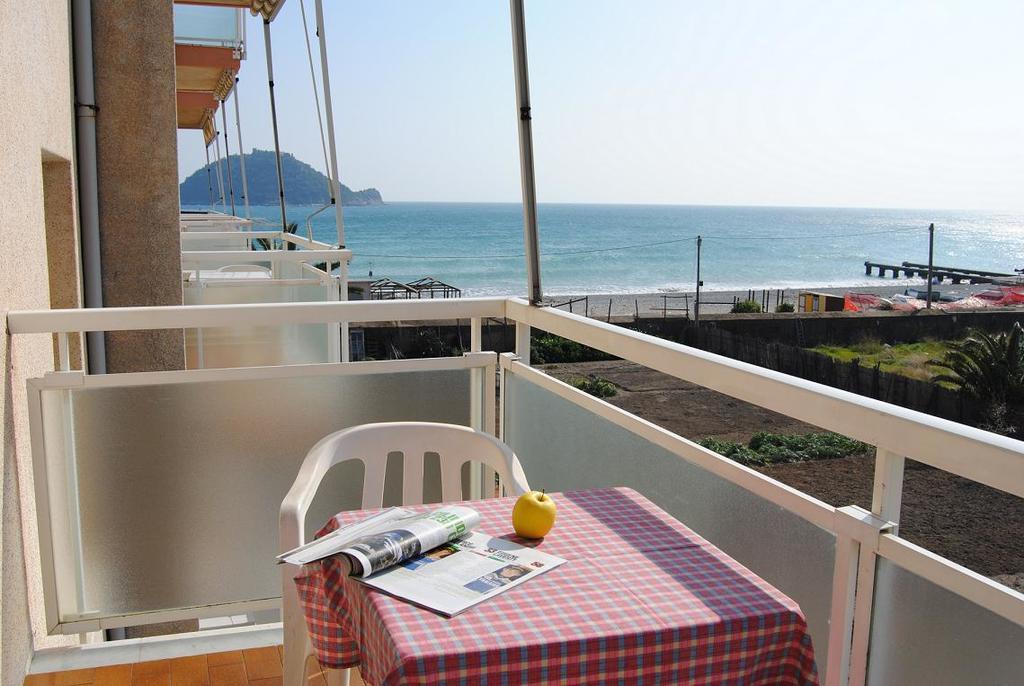 Residence Riviera Albenga Exterior foto